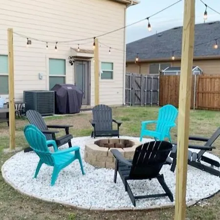 Cozy Lakeview Home - Central Dfw - Fire Pit - Renovated - Cold Ac